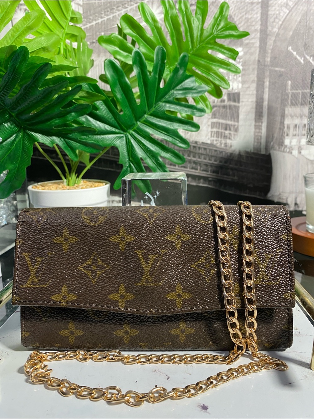 Authentic Rare Vintage Louis Vuitton Monogram Sarah Wallet